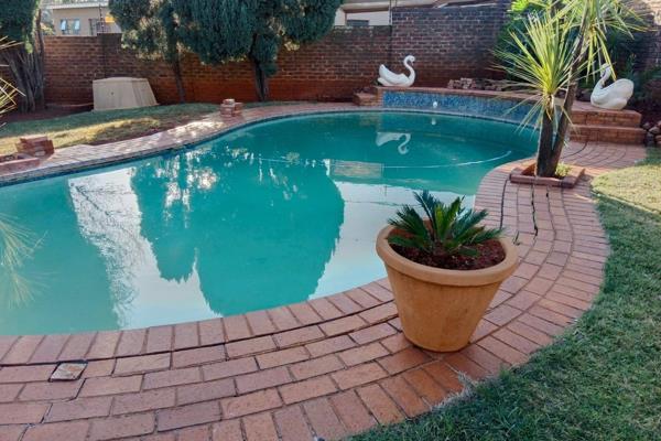 House for sale upper Rensburg. 

This Beautiful home is waiting for you.