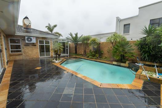 3 Bedroom House for sale in Summerstrand