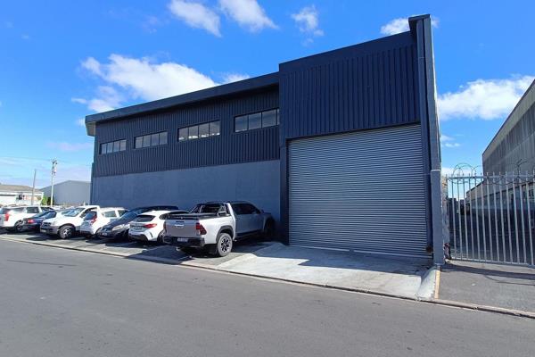 This well designed warehouse is now available to let just off Voortrekker Road. The ...