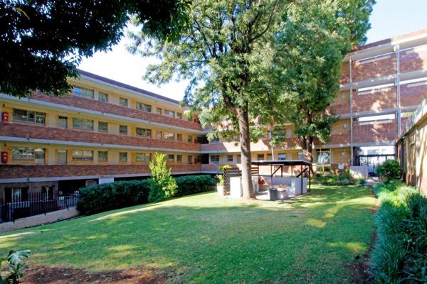 3 Bedroom Apartment in Blackheath
Well positioned, bordering Northcliff and Blackheath ...