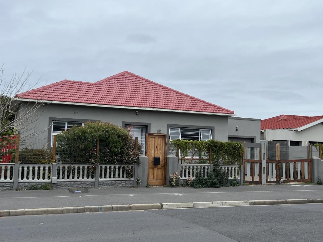 Van Der Stel, Somerset West Property Property and houses to rent in