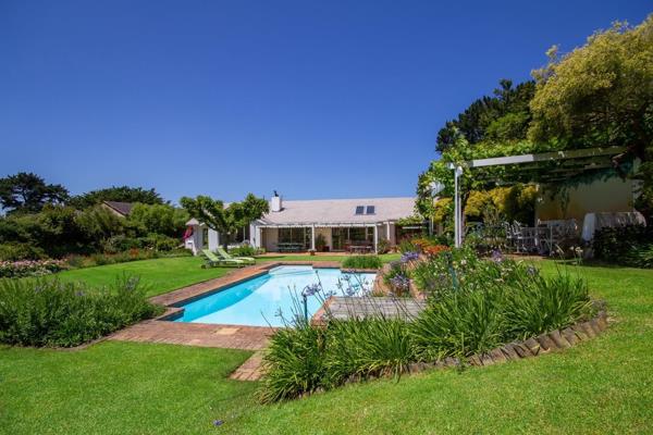 4 Bedroom furnished home with idyllic garden in Constantia Hohenhort

This home is set in the secure Constantia neighborhood just ...