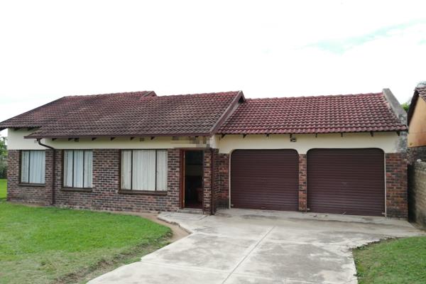 3 Bedroom house in Nkowankowa.
Bathroom with bath, basin and toilet.
Kitchen.
Double garage.
Totally fenced.

Pre-paid ...