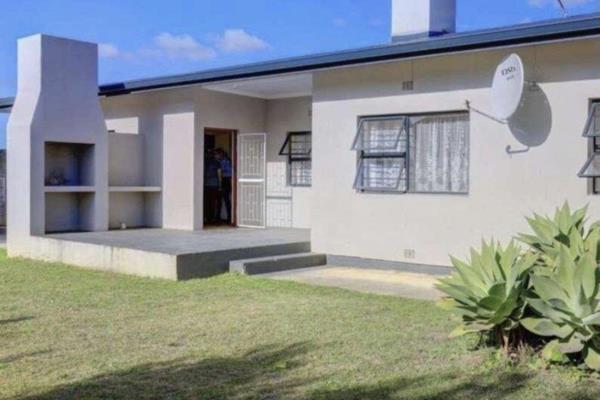 EXCLUSIVE MANDATE

With six spacious bedrooms, it can accommodate 12 students comfortably. The four bathrooms, strategically ...