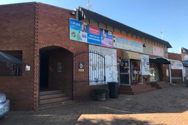 Right in the heart of Hartbeespoort!!

With 3 offices and a reception area, this space offers you 65m2 of office space or commercial ...