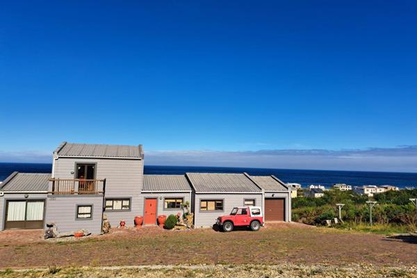 Price reduced. 

This house for sale in Bettys Bay is full of character and warmth, perfect for two separate living arrangements. As ...
