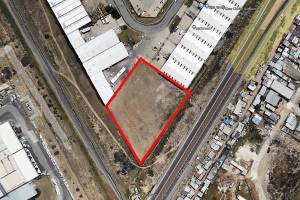 2750 m2
Corner plot
Tenanted at present - month to month
Rent R21,500 pm
Fully ...