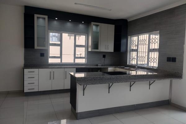 Situated near Escombe Spar is this newly built 2 bedroom unit with all the bells and whistles, comprising 2 large rooms with fitted ...