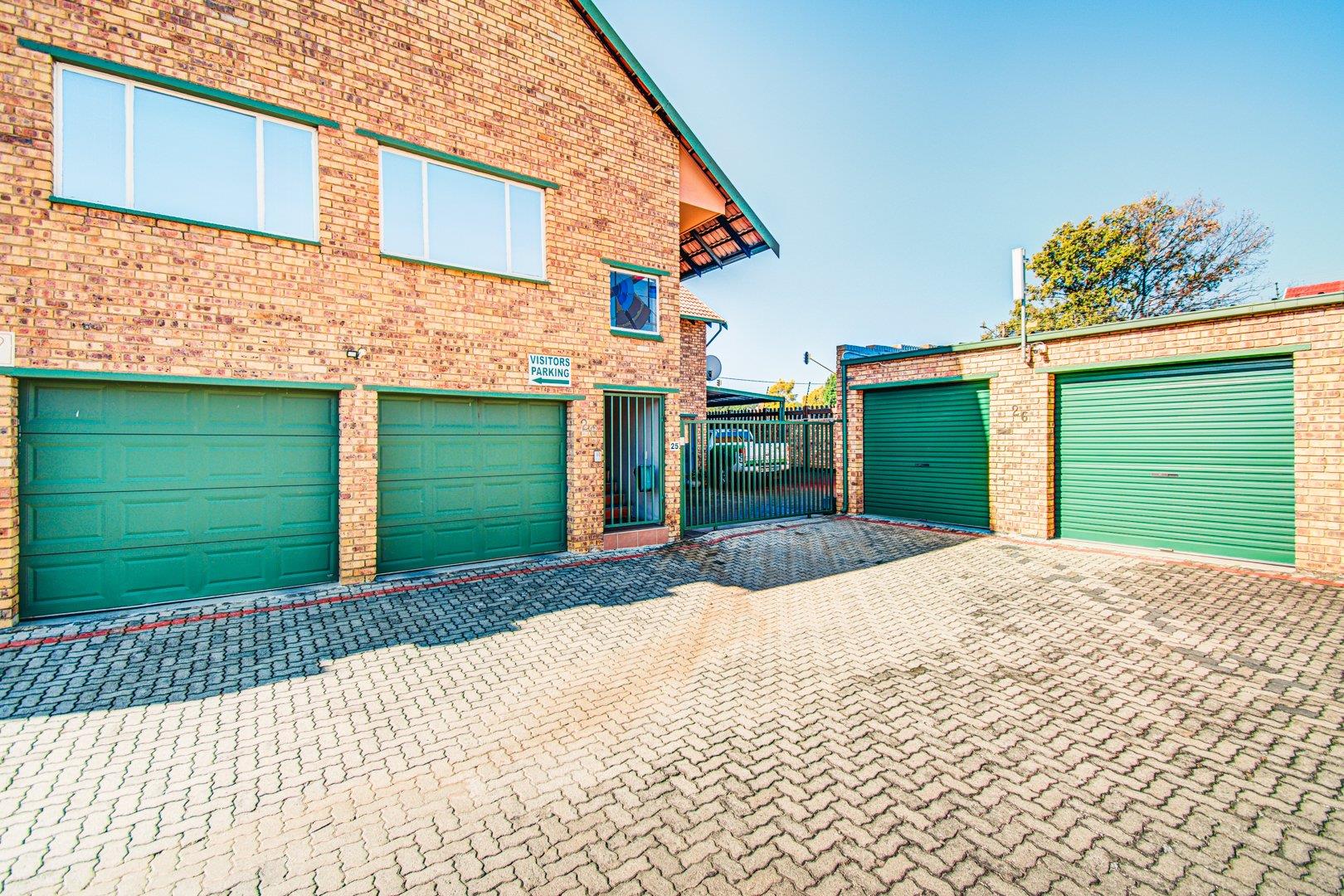 3 Bedroom Townhouse for sale in Allen Grove P24114668713