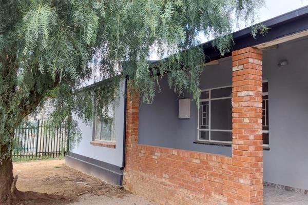 Spacious family home with a flat for sale in Benoni.
Newly renovated property for sale offers three bedrooms two bathrooms. Open plan ...