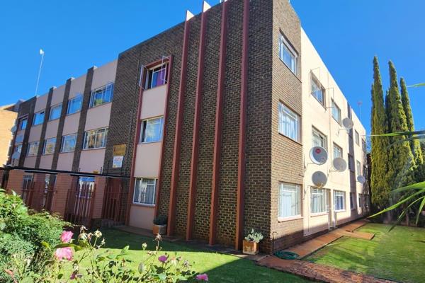 Within 200m of the University.
On offer is a 2 bedroom with built-in cupboards and tile flooring, 1 bathroom, and a spacious open ...