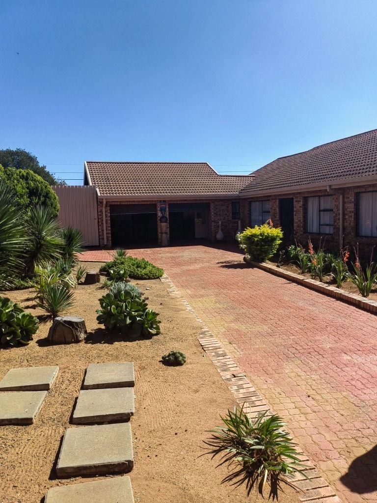 3 Bedroom House for sale in Universitas Ridge P24112699216