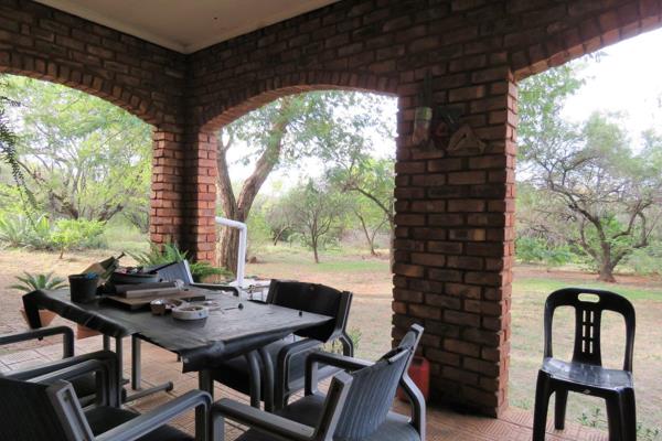 Serenely tucked-away 8.5ha property near the Roodeplaat dam and Serengeti Estate.

The property includes a 3 bedroom main house with ...