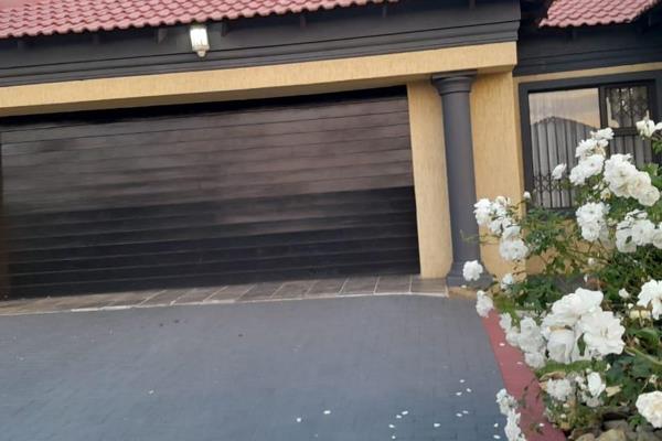 A home distinction is based in the Gauteng East the suburb of Springs called SELCOURT Enclosed. It has a 24hrs security patrol and ...