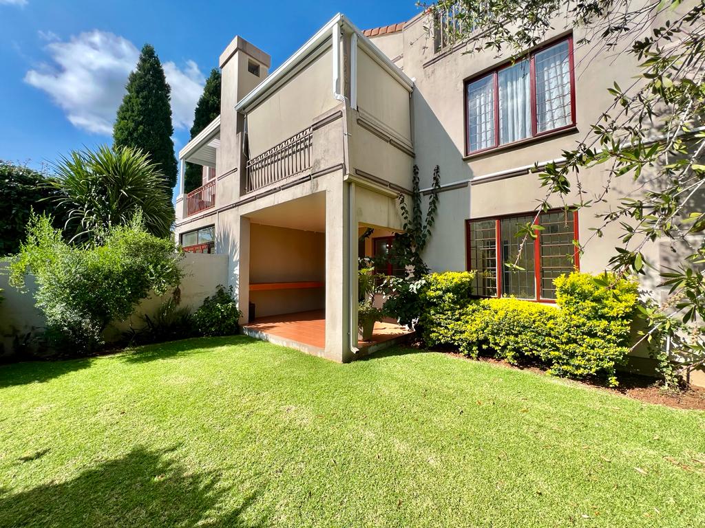 2 Bedroom Townhouse to rent in Bedfordview P24113579317