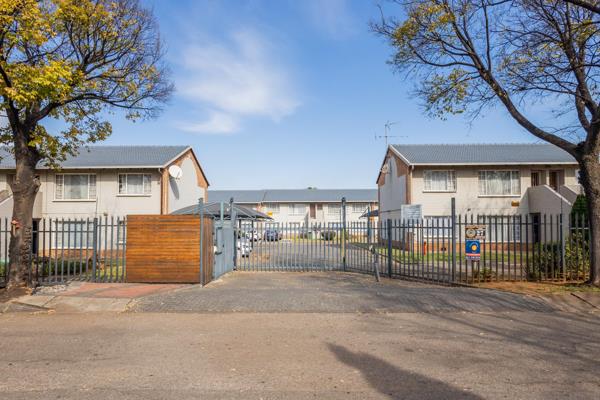 Welcome to your new home in the sought-after area of Boksburg! This stunning two-bedroom, one-bathroom first-floor unit boasts a ...