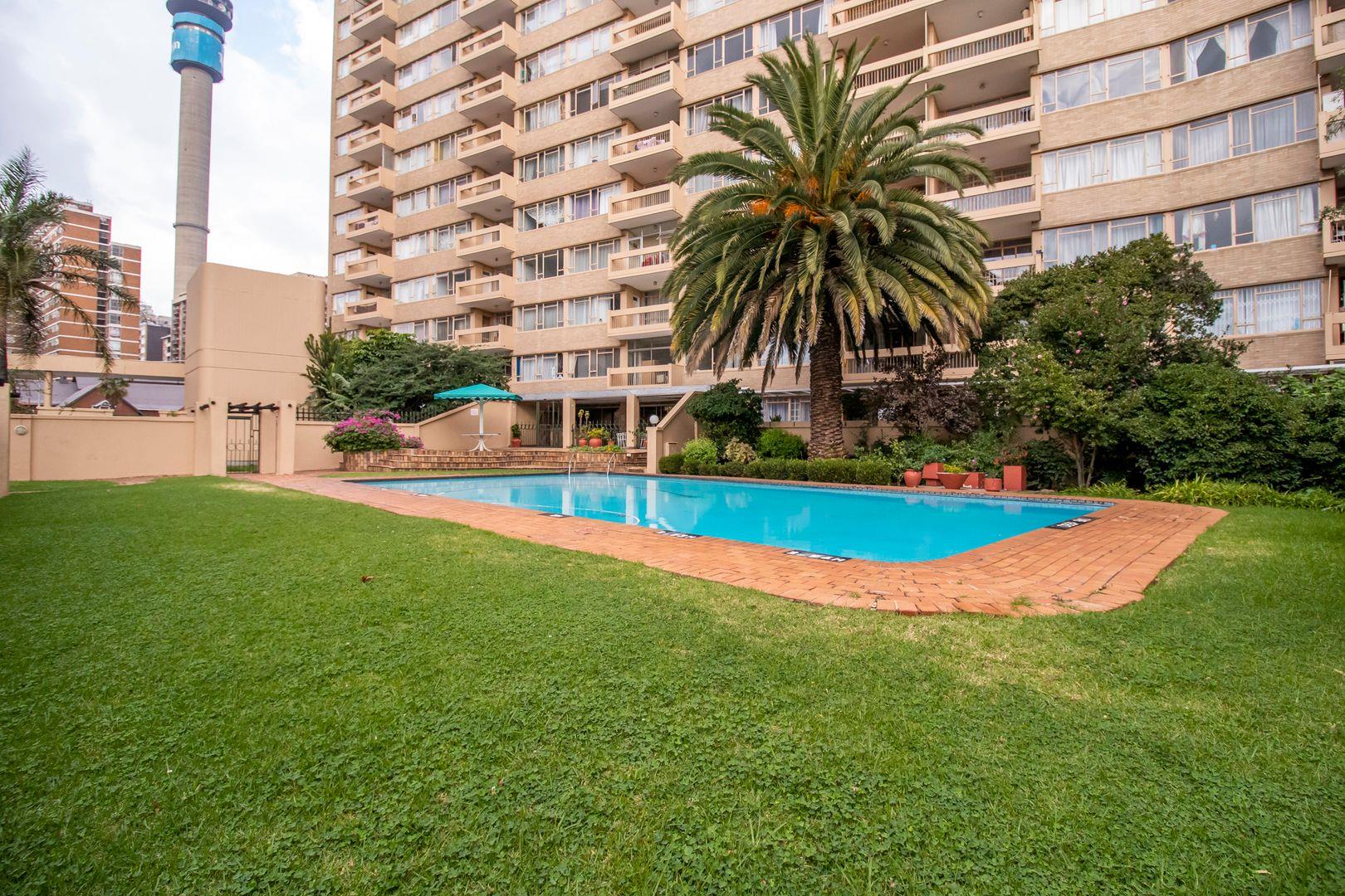 2 Bedroom Apartment / flat for sale in Parktown P24112710023