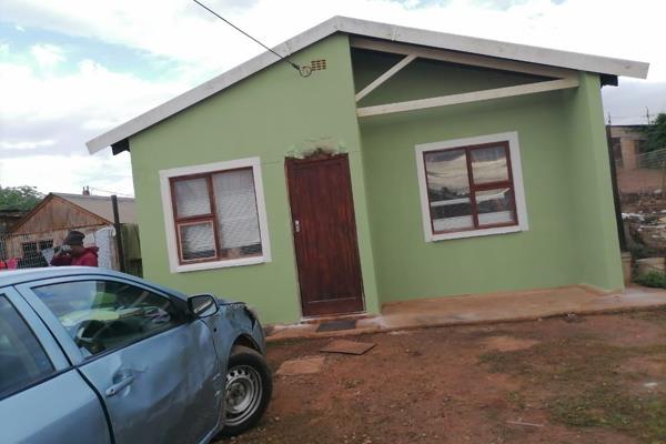 Introducing a neat and cosy startet home to the market.
This home is situated in Langa in Uitenhage in a lovely quiet street.
Your ...