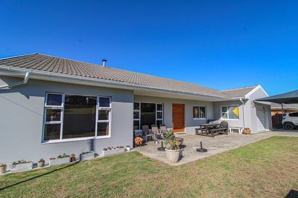 Winterstrand Property : Property And Houses For Sale In Winterstrand 