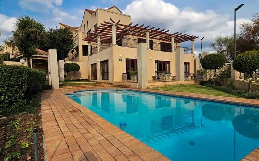 2 Bedroom Apartment / Flat for sale in Sunninghill