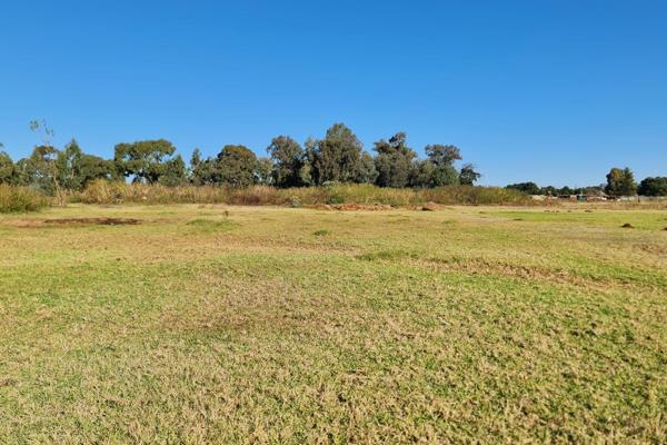 Situated just off the R24 Rustenburg road, is this agricultural gem, just waiting to be scooped up by YOU!!

All 8.5 ha are 100% ...