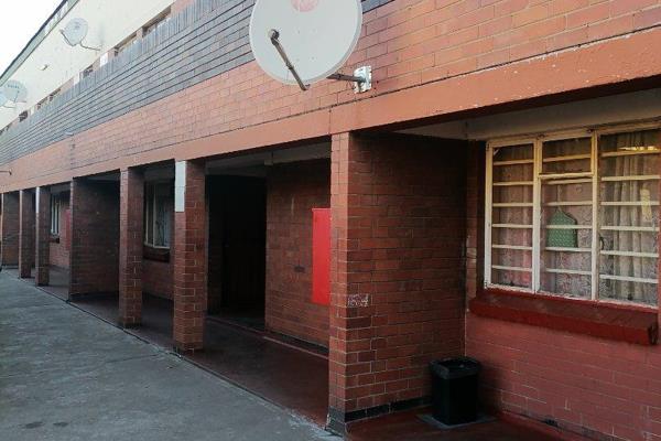 Full title block of flats for sale 
Centrally located
Close to Cbd and amenities
Walking distance to Sedibeng college

 Features
.11 ...