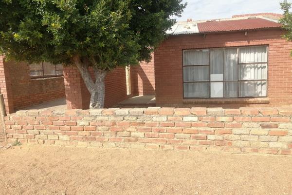 House For Sale in  Soshanguve HH

INCOMPLETE HOUSE FOR SALE

you can complete this house to your own liking.
3 Bedrooms
2 Bathrooms ...