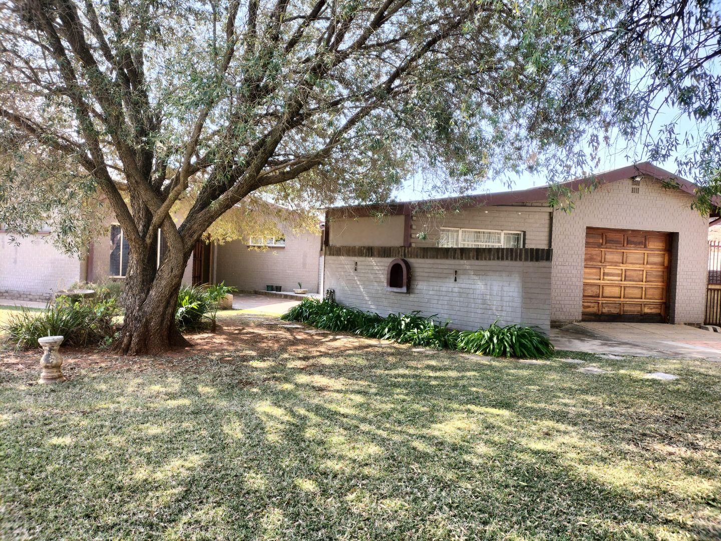 3 Bedroom House for sale in Warrenton P24112717935