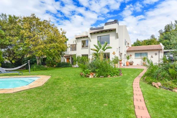 Set in the heart of Lonehill, this expansive family home has room for everyone! Best of all... it comes complete with an excellent ...