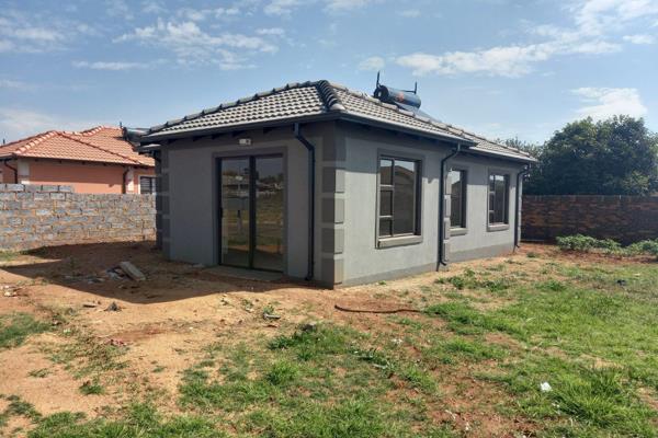 NEW DEVELOPMENTS for sale in SELCOURT ESTATE.

BEAUTIFUL SECURE ESTATE with ACCESS CONTROLLED GATE.

Prices from R620 000 ...