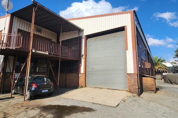 This freestanding warehouse is primely located in the heart of Driehoek. Giving it easy ...