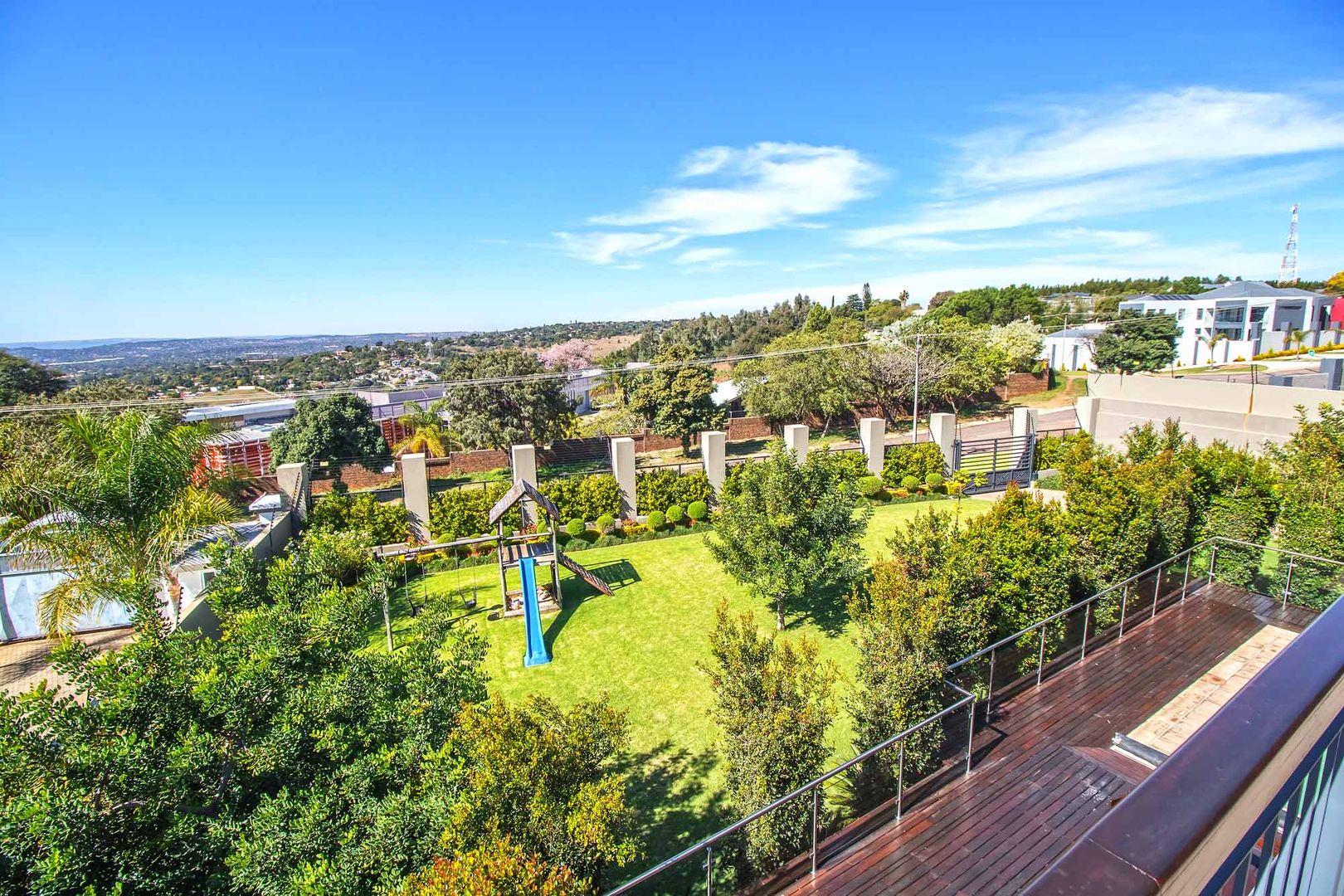 4 Bedroom House for sale in Waterkloof Heights P24112732076