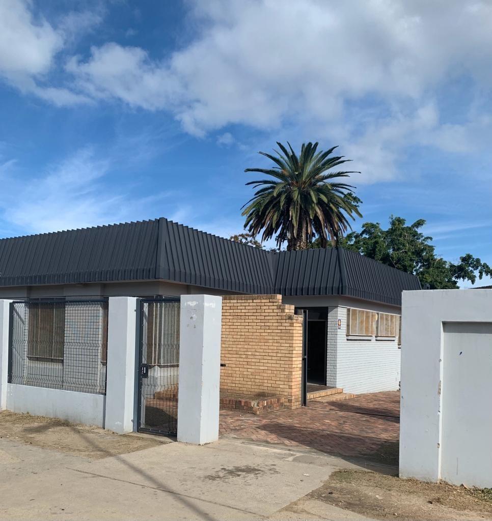 Commercial property for sale in Uitenhage Central - P24-112735206