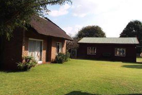 Virginia Waters Venue Estate is located approximately 10 km outside of Randfontein on the A41
at a location called Witfontein. 
The ...