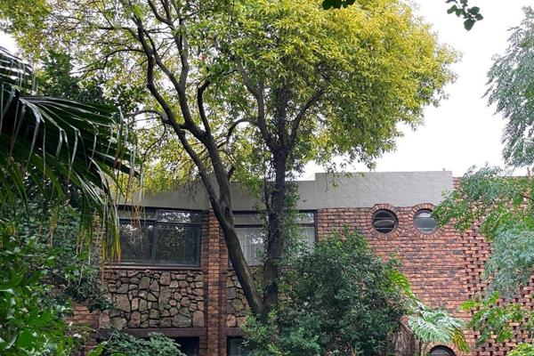 Close to nature - popular complex - investors dream  r1 165 000 - tenant in place!!

Close to Pretoria Botanical Gardens, University of ...