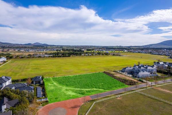 This incredible 3750 square meter stand is situated on the Champions Polo Field, offering spectacular views of the Simonsberg mountains ...