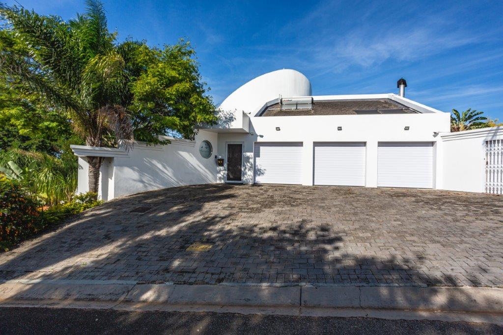 4 Bedroom House for sale in Vincent P24112750298