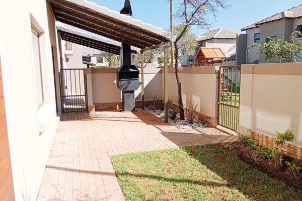 Modern 3 bedroom, 2.5 bathroom duplex to rent in New Development in Montana. Situated close to the N1 highway.

This unit is brand ...