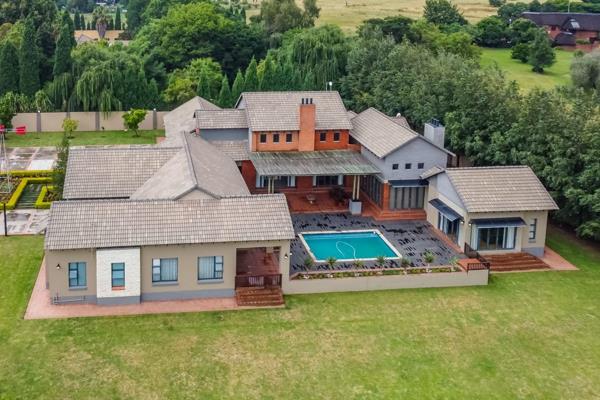 Step into a lifestyle of luxury and opportunity with this extraordinary 10,079 sqm fully developed smallholding estate. It’s a dream ...