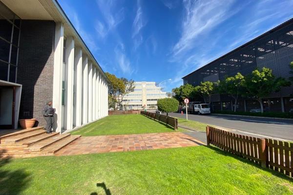 Located in the vibrant suburb of Pinelands in Cape Town, the office property in Uitvlugt ...