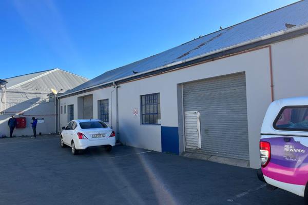 This neat warehouse measuring 280m2 -  offers a lovely sales office, staff kitchen, ablutions, 3 m wide roller door.  Access is very ...