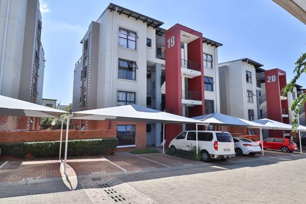 Stunning 3rd floor apartment situated at the well sought after The William complex is available for rent. This is a perfect lock for a ...