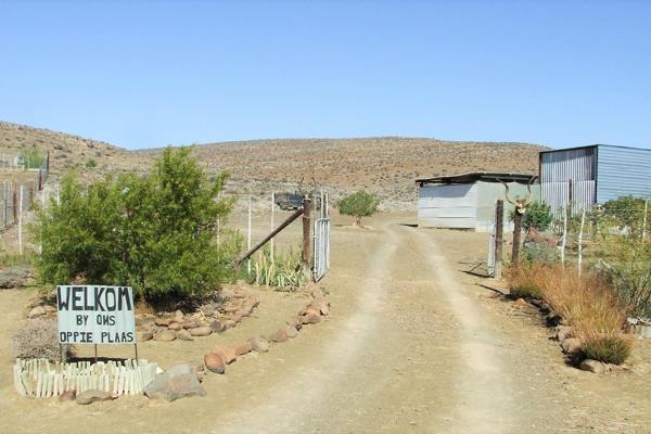 Escape to a peaceful and sustainable lifestyle in the heart of Karoo with this ...