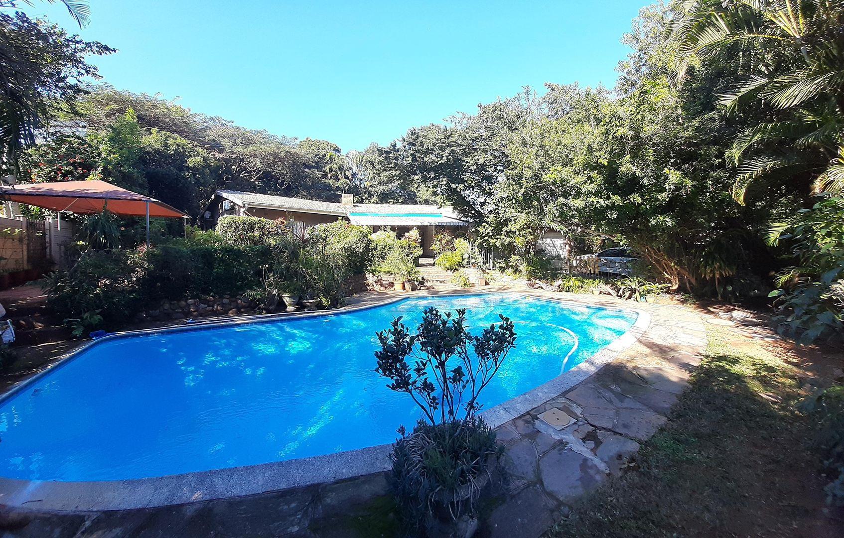 4 Bedroom House for sale in Athlone Park P24112757159