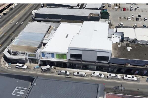 Prime office space to let in 4th Avenue Newton Park, Port Elizabeth 
 The office space is approximately 50m2 and comprises 1x Reception ...
