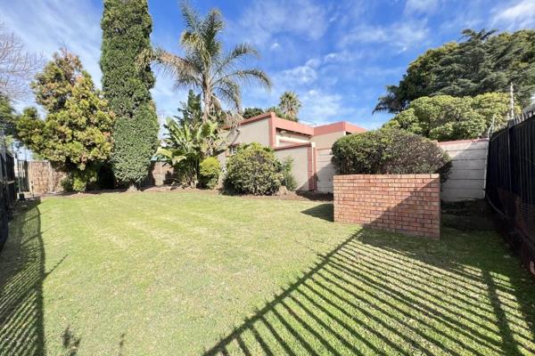 A Spacious 4 Bedroom Family Home is available on a quite road in Illiondale. The ...