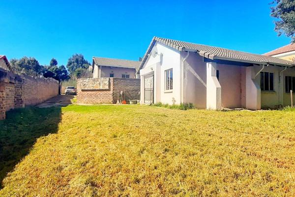 Situated in the safe and quiet suburb of Ormonde&#39;s Xavier Reef Estates. 
This 3 bedroom, 2 bathroom quaint and cozy home only ...