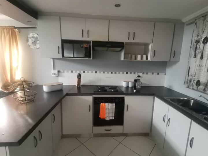 Listing number: P24-112758601, Image number: 2