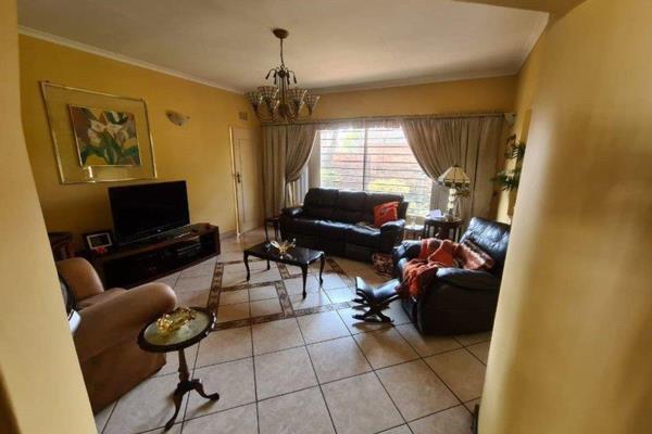 Find this comfortable stylish flat central to all the amenities.
The 1/2 bedroom flat comes with a family room opening up with sliding ...