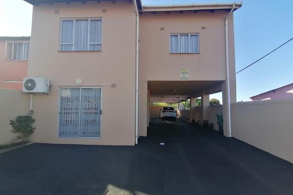 Main road property, walking distance to Westcliff shopping center. 

Perfect for office, business use or a perfect family home. On road ...